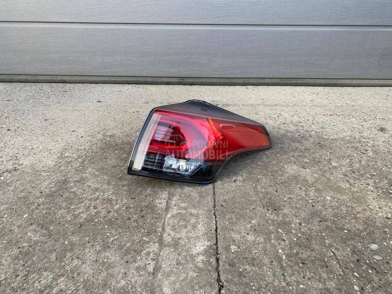 Zadnja Desna Stop Lampa