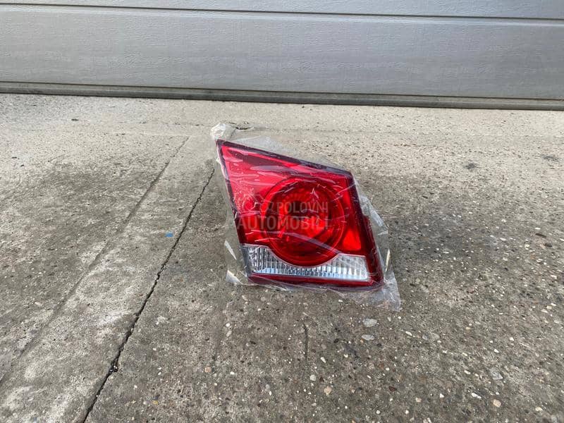 Zadnja Leva Stop Lampa