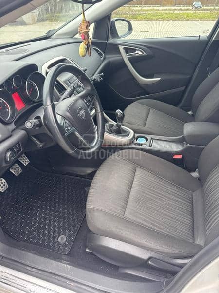 Opel Astra J 1.4 TURBO