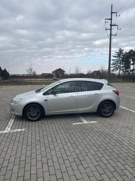 Opel Astra J 1.4 TURBO