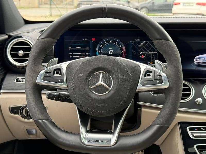 Mercedes Benz E 43 AMG 