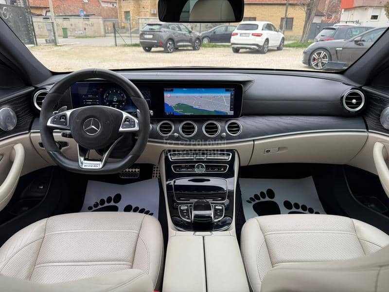 Mercedes Benz E 43 AMG 