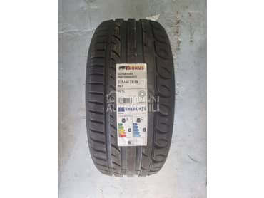Taurus 235/40 R19 Letnja