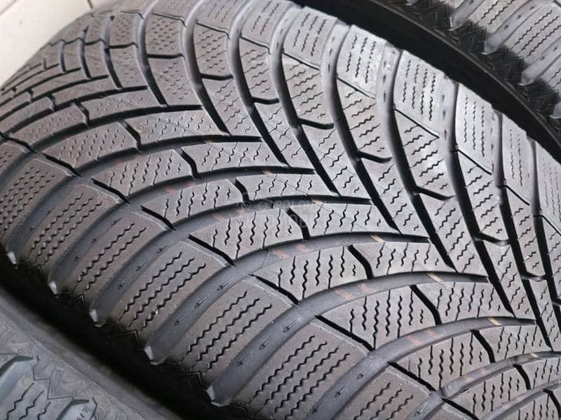 Semperit 245/45 R19 Zimska