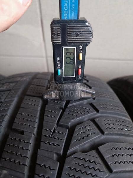 Hankook 225/60 R17 Zimska
