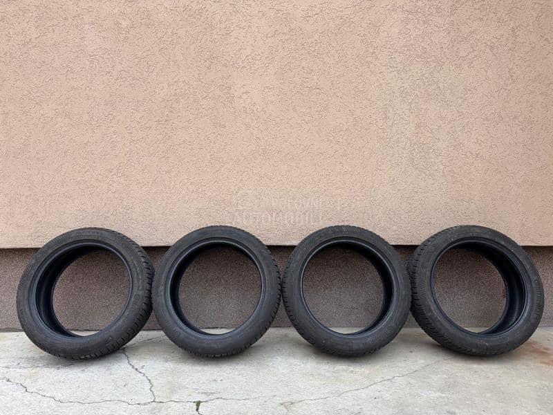 Continental 215/50 R18 Zimska