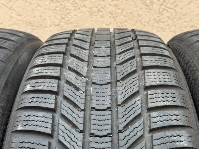 Continental 215/50 R18 Zimska