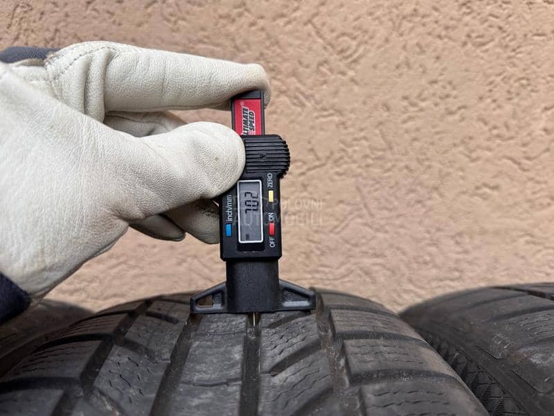 Continental 215/50 R18 Zimska