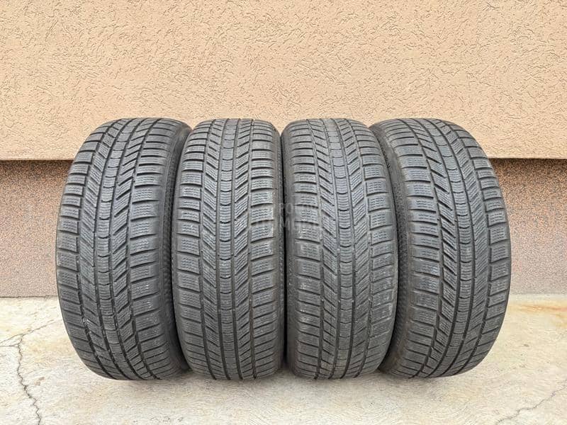 Continental 215/50 R18 Zimska