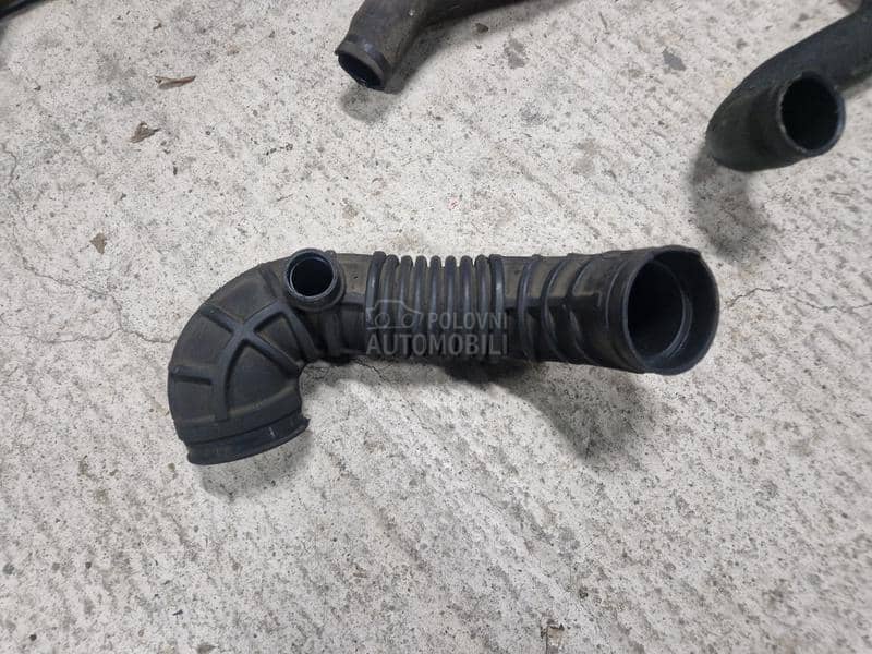 Crevo usisa vazduha 1.6 T CNG