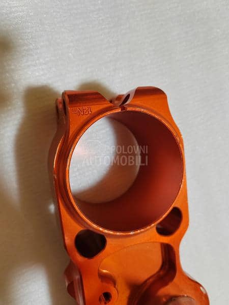 Most za KTM 450 Triple Clamp