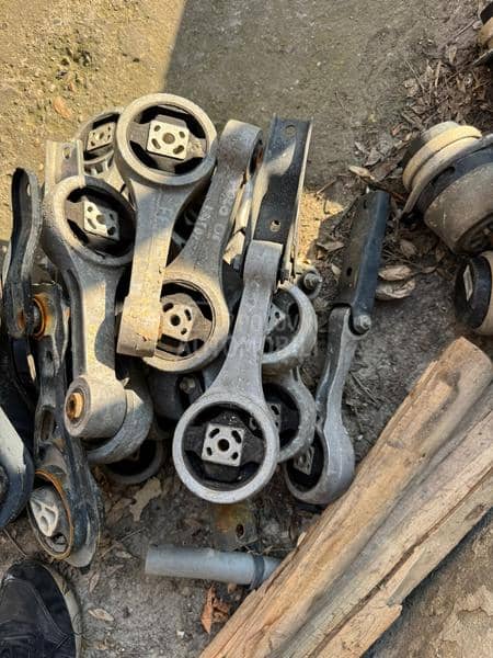 nosac motora menjaca