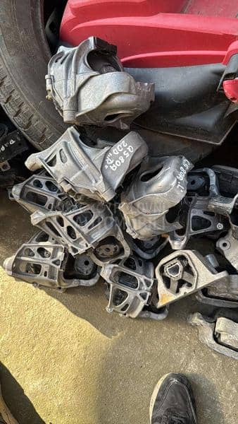 nosac motora menjaca