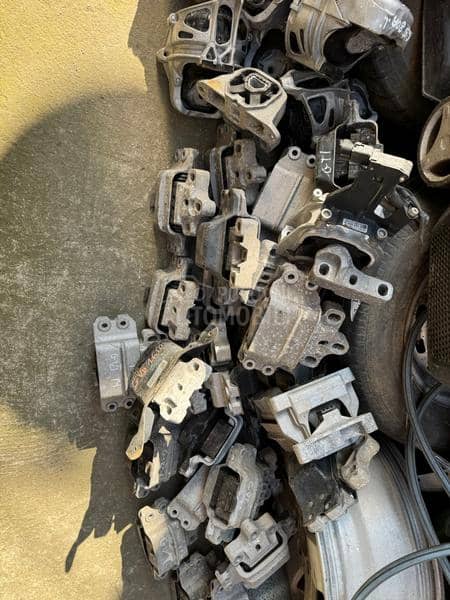 nosac motora menjaca