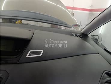 polica na tabli desna za Citroen C4 Grand Picasso, C4 Picasso od 2001. do 2013. god.