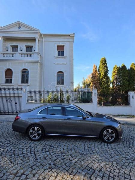 Mercedes Benz E 220 prava kilometraza