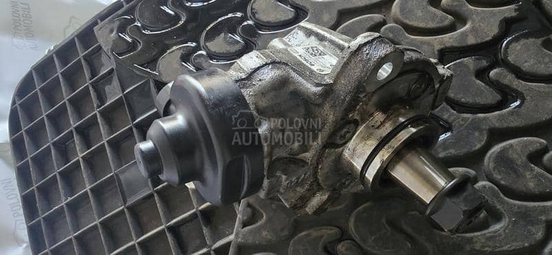 bosch pumpa 33100-2F000