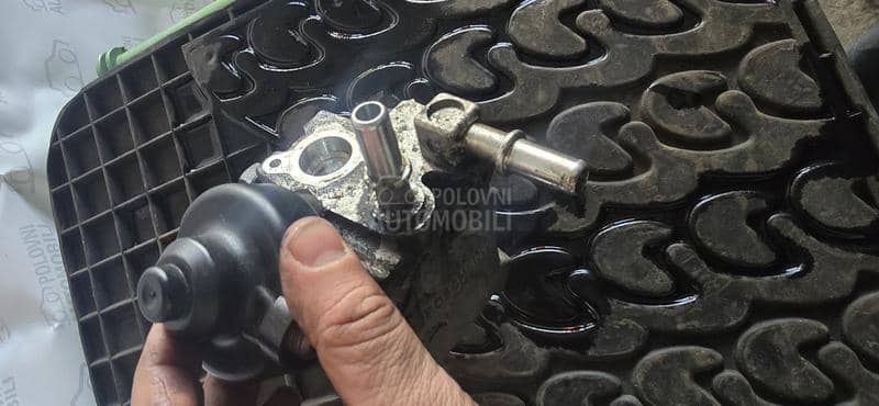 bosch pumpa 33100-2F000