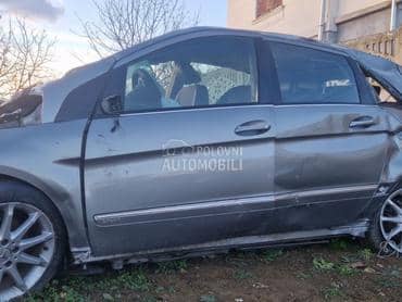 Mercedes Benz B 180 