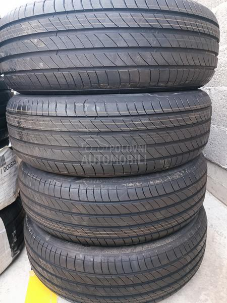 Michelin 215/65 R17 Letnja