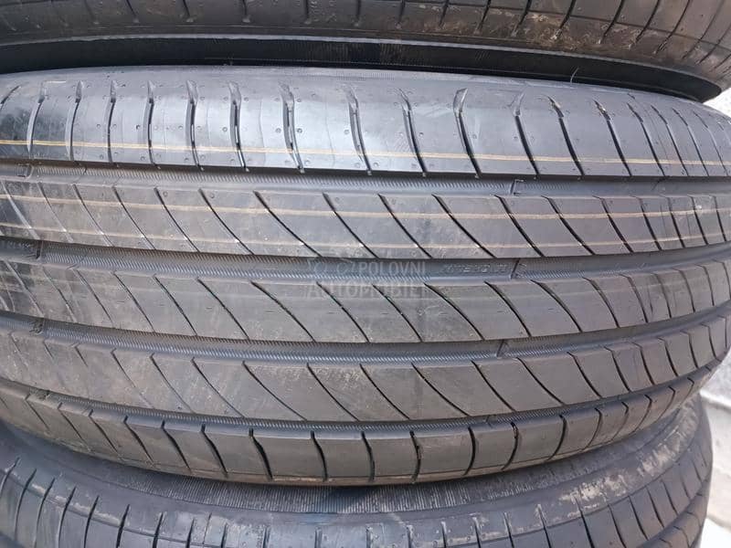 Michelin 215/65 R17 Letnja