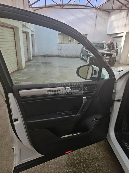 Volkswagen Touareg R LINE