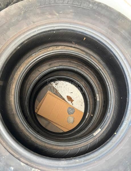 Michelin 215/65 R17 Letnja