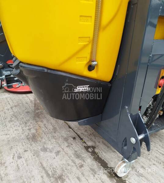 Lukas Holland nošene ,vučene