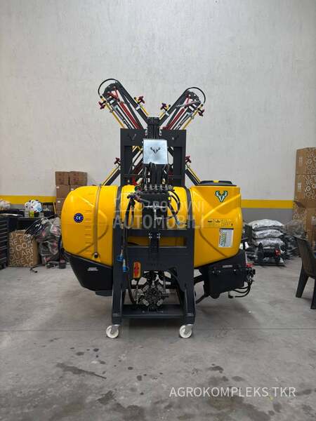 Lukas Holland nošene ,vučene