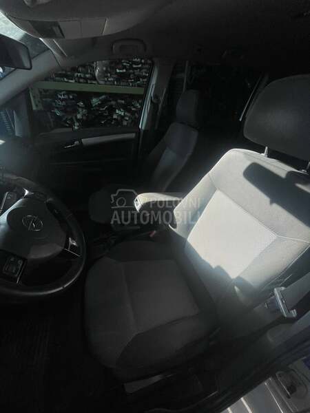 Opel Zafira 1.7cdt 2011. god. -  kompletan auto u delovima