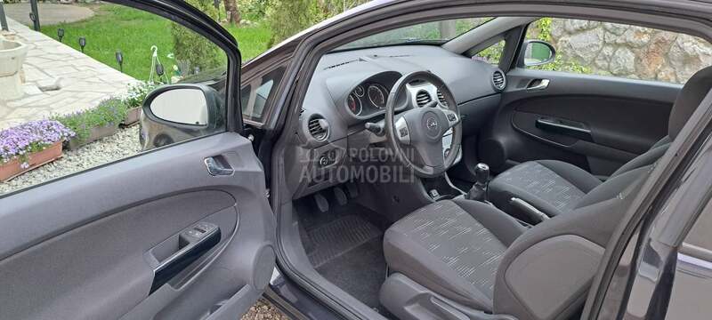 Opel Corsa D 1.4 16V