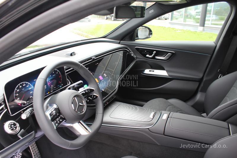 Mercedes Benz E 220 AMG