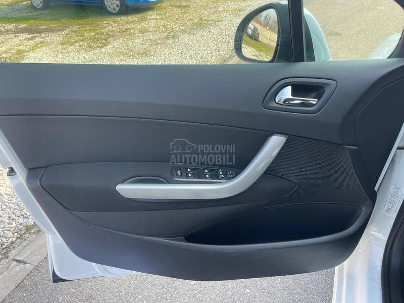 Peugeot 308 N e m a c k a