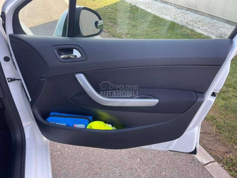 Peugeot 308 N e m a c k a