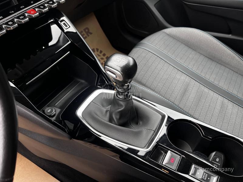 Peugeot 208 1.2 Allure/Virtual3D