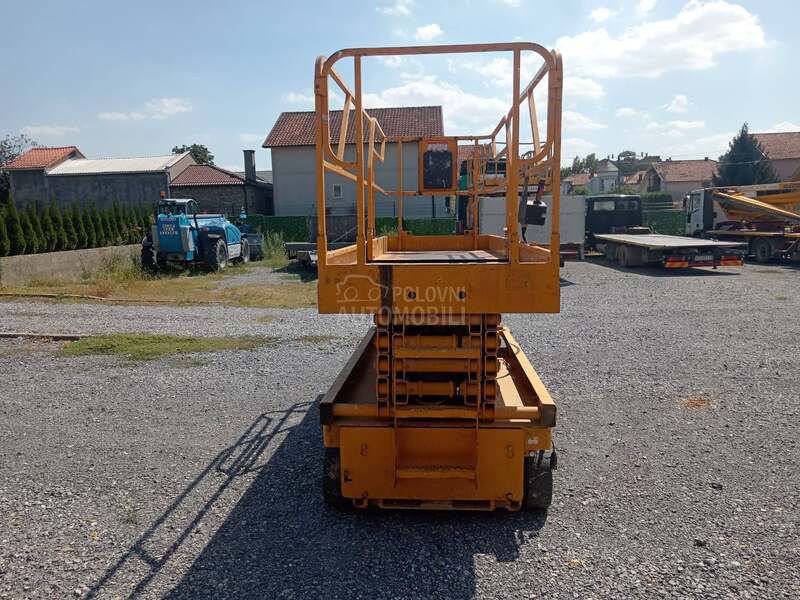 Haulotte compact 12