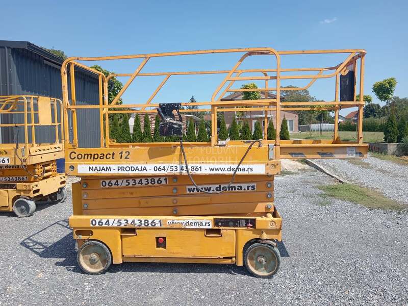 Haulotte compact 12