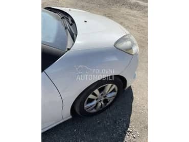 desno krilo za Citroen DS3