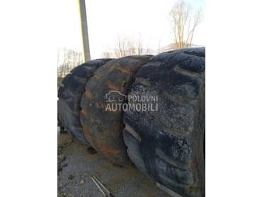 CAT Good Year 35/65 R33