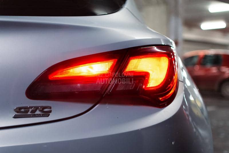 Opel Astra J GTC OPC