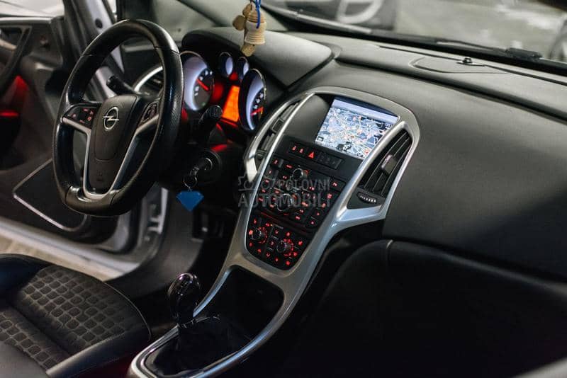 Opel Astra J GTC OPC