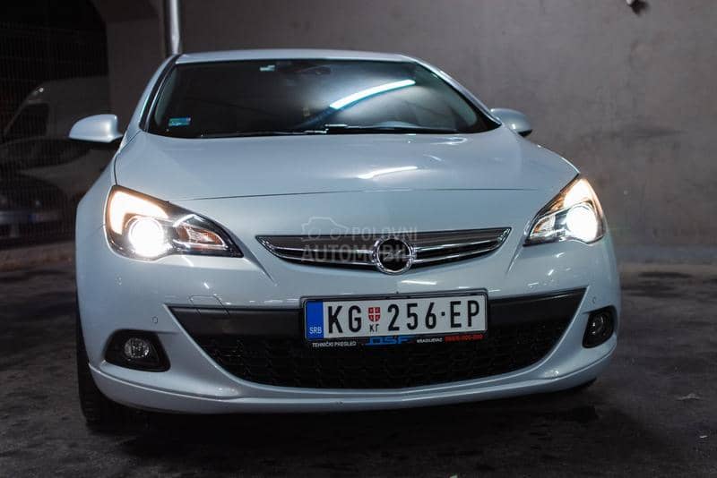 Opel Astra J GTC OPC