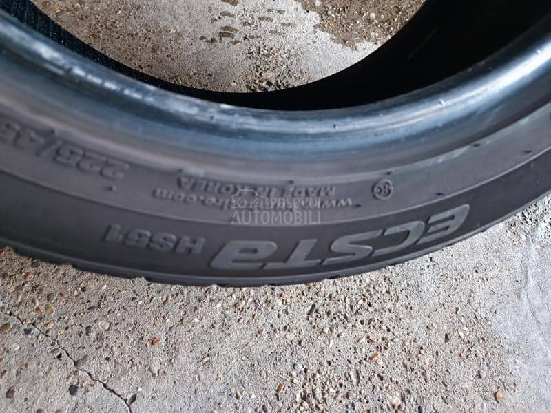 Kumho 225/45 R17 Letnja