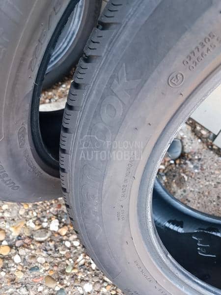 Hankook 225/55 R17 Zimska