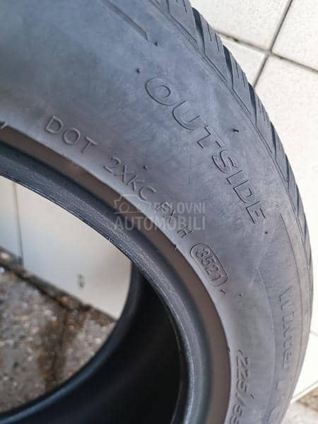Hankook 225/55 R17 Zimska