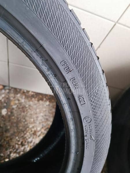 Continental 255/40 R21 Zimska