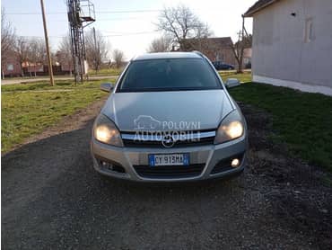 Opel Astra H -  kompletan auto u delovima