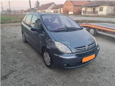 Prednji branik za Citroen Xsara Picasso od 2004. do 2011. god.