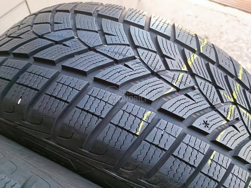 Goodyear 235/60 R17 Zimska