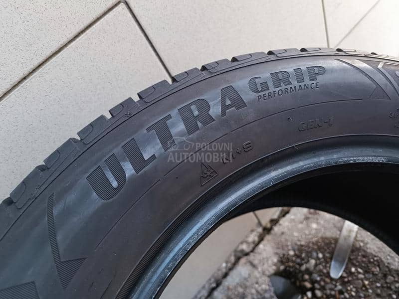 Goodyear 235/60 R17 Zimska